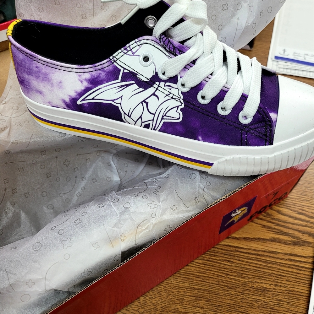 Nib Foco nfl vikings women's sneakers